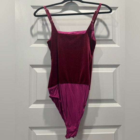 4SI3NNA Velvet Bodysuit NEW W/Tag - Picture 3 of 6
